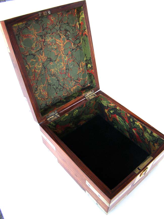 A fine early 19th century English brass mounted exotic wood box circa 1830-1850 — image 3